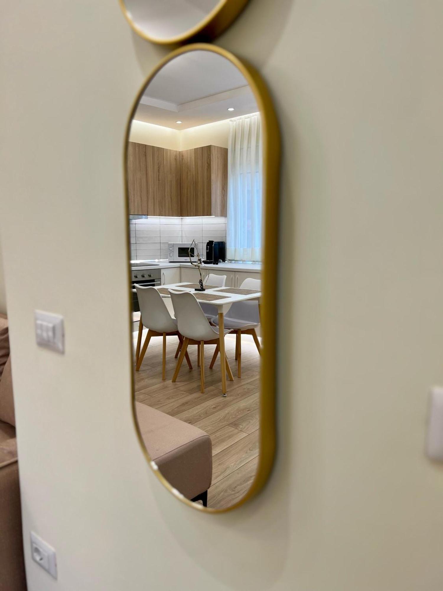Metropolitan Charm: Cozy 1Br In 7Min To Skanderbeg Lägenhet Tirana Exteriör bild