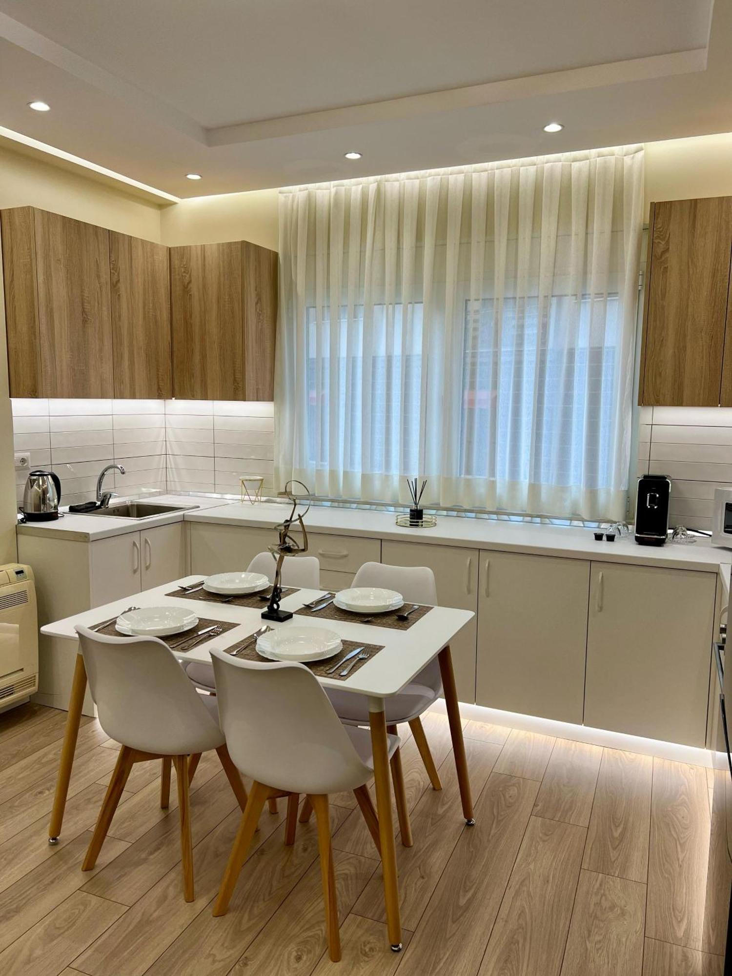 Metropolitan Charm: Cozy 1Br In 7Min To Skanderbeg Lägenhet Tirana Exteriör bild